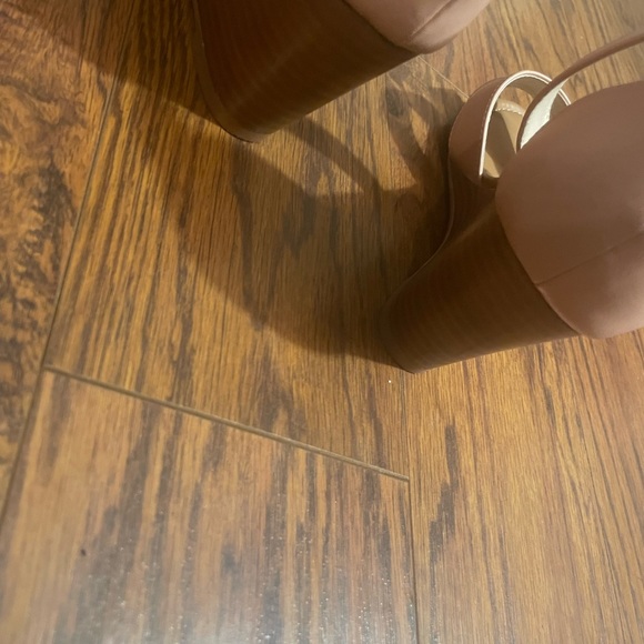 Woman’s wedge sandal - Picture 6 of 9